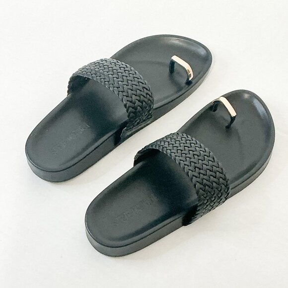 Steve Madden NWB Sz 7 BlackSomona Toe LoopLeather Sandals